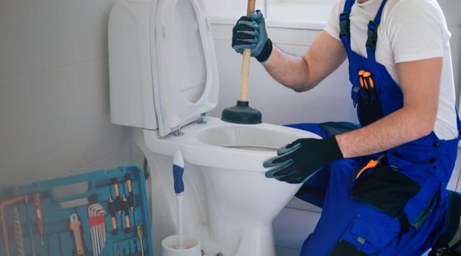 Expert burst pipe repair services in Gatewood, MO
